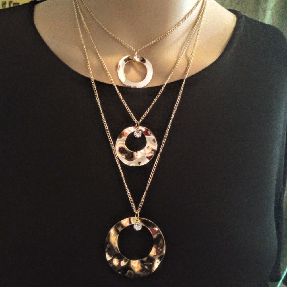Fashion Layered Necklace.